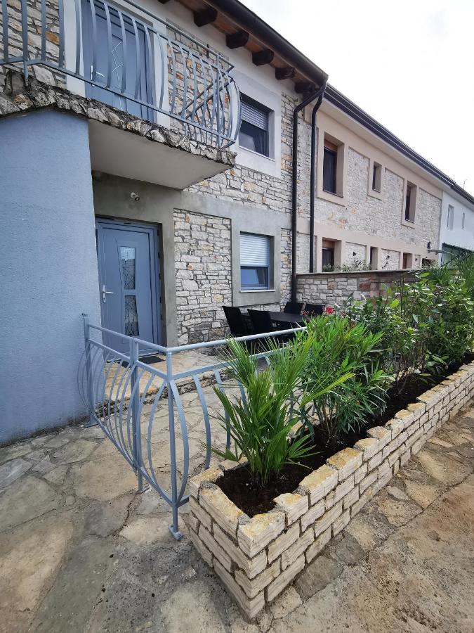 Meressa Paolia Apartments Novigrad Istria Esterno foto